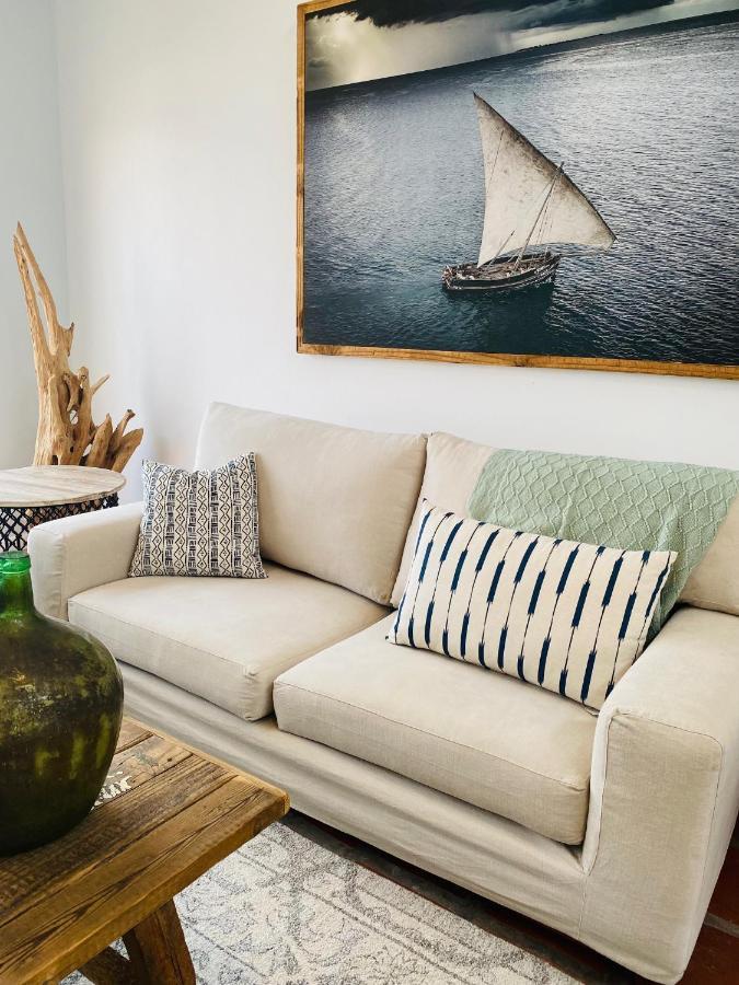 Mes Amis Beach Guest House Уилдернесс Экстерьер фото